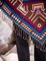 Пончо женское шерстяное с орнаментом