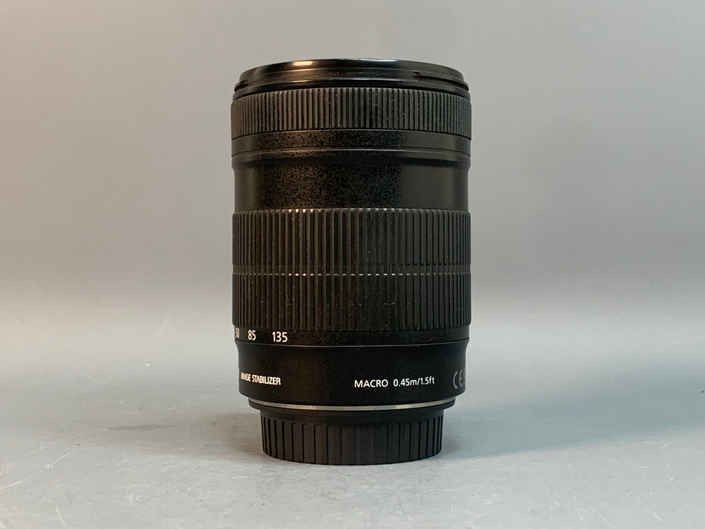 Canon EF-S 18-135 mm f/3.5-5.6 IS