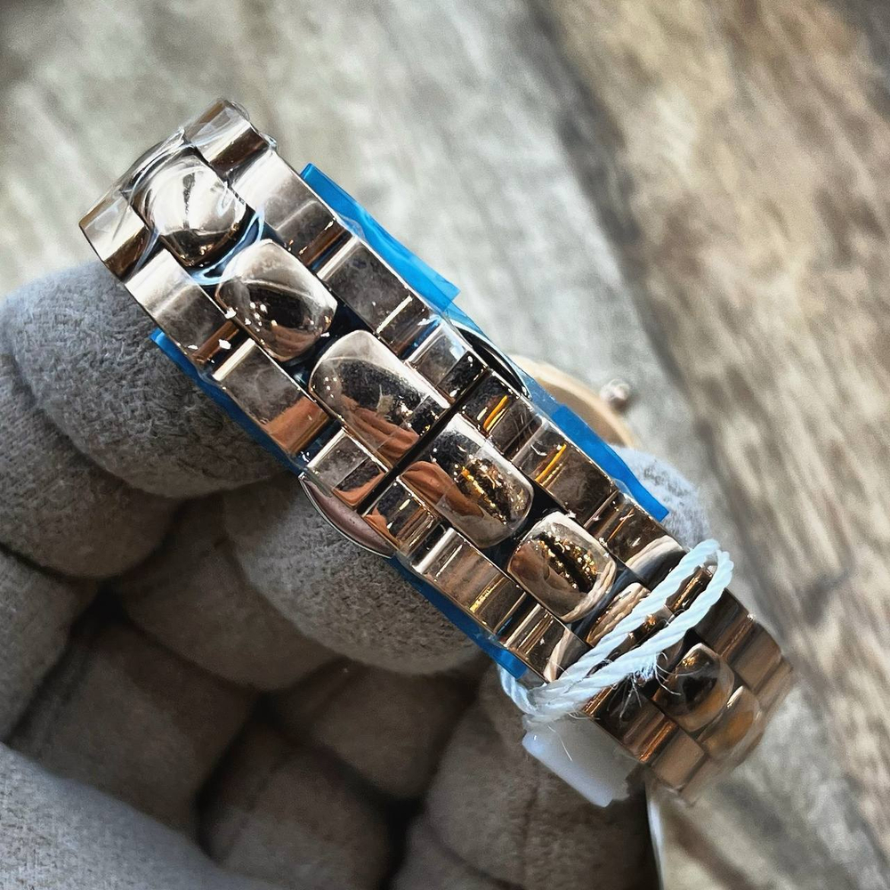 Часы Swarovski