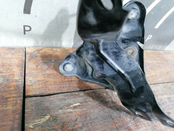 Кронштейн датчика BSM Toyota Land Cruiser 200 15-21 Б/У Оригинал 8816160010