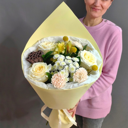 Авторский букет с лотосом