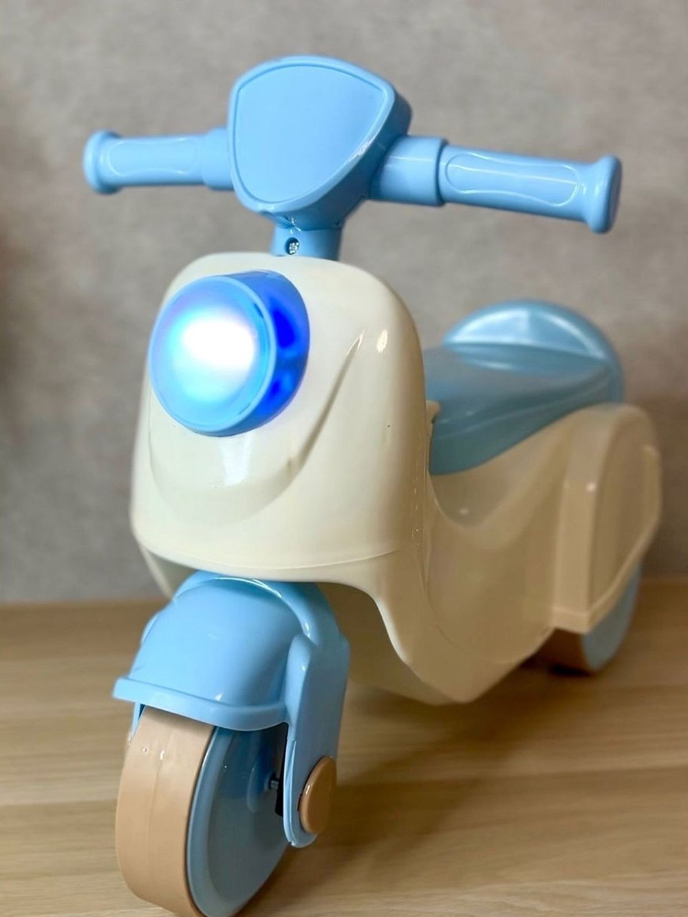 Беговел для малышей мотоцикл голубой (17886-2)