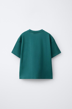 ZARA ФУТБОЛКА С ГРАФФИТИ, УТИНО-СИНИЙ