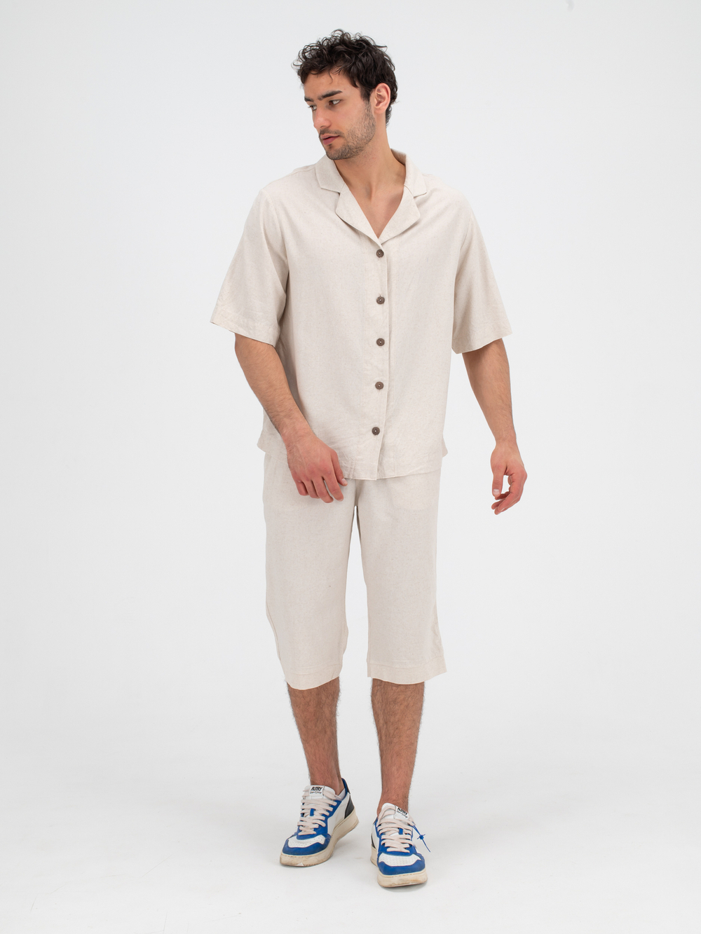 Костюм льняной с шортами. Песочный