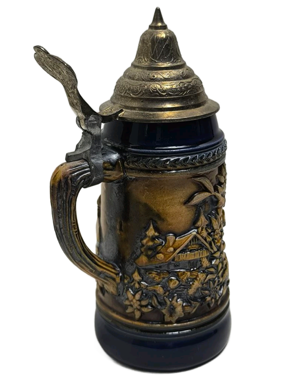 Кружка пивная миниатюрная, украшенная сценой флирта