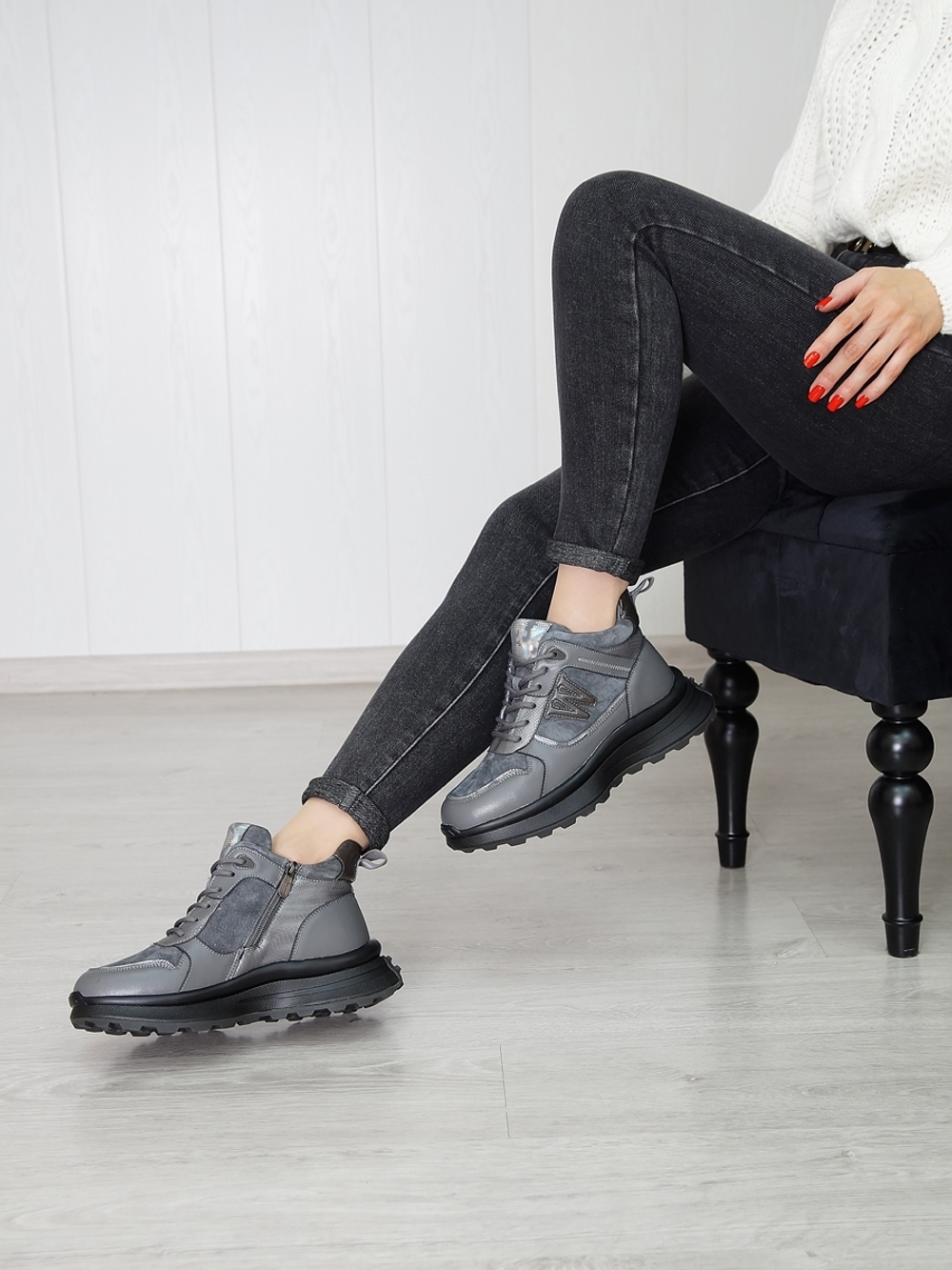 Кроссовки женские зимние