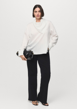 Блузка в полоску с платком