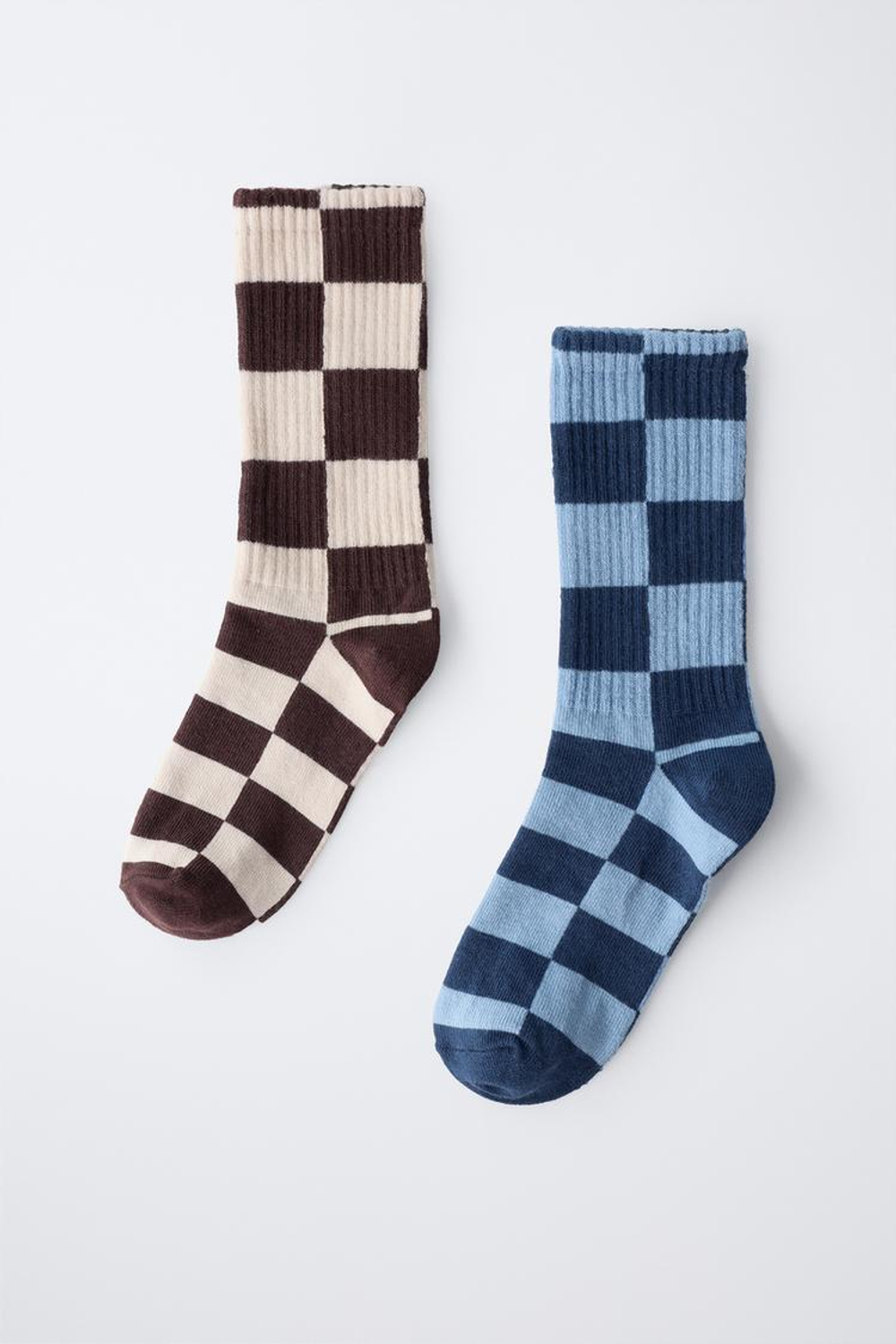 ZARA НАБОР ИЗ ДВУХ ПАР ВЫСОКИХ НОСКОВ В КЛЕТКУ, КОРИЧНЕВО-СИНИЙ
