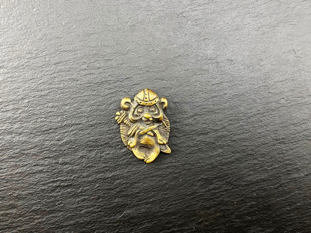 Подвеска. Медвежонок-викинг