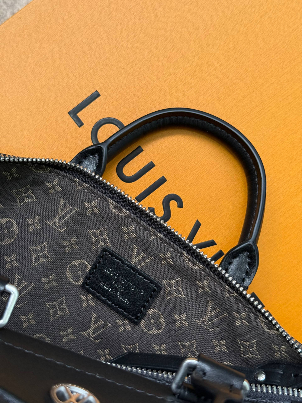 Сумка Louis Vuitton