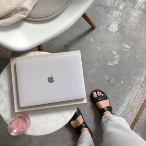 Виниловая наклейка BEIGE для MacBook