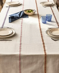 ZARA HOME ХЛОПКОВАЯ СКАТЕРТЬ С ВЫШИВКОЙ, БЕЛЫЙ/ЗЕЛЕНЫЙ