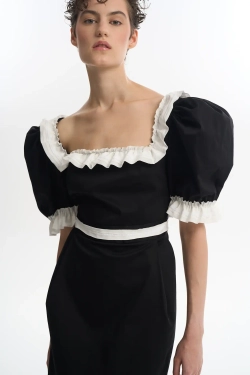 Платье-миди с вырезом каре и рукавами буф