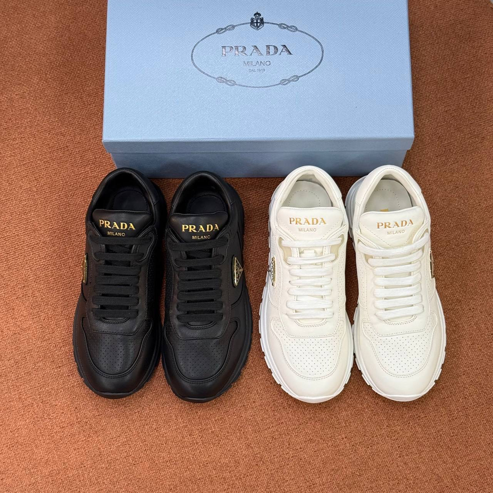 Кроссовки Prada