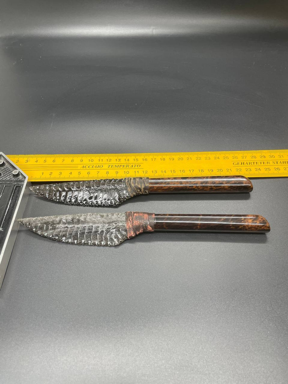 Нож обсидиановый 23 см коричневый