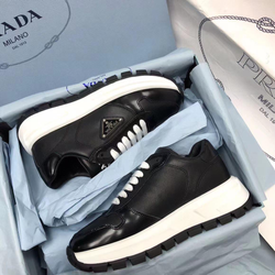 Кроссовки Prada
