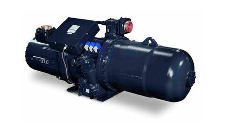 Полугерметичный двухвинтовой компрессор RefComp SRC-S-113-ZL/SW3L 3000 с высокоэффективным маслоотделителем осевого типа.