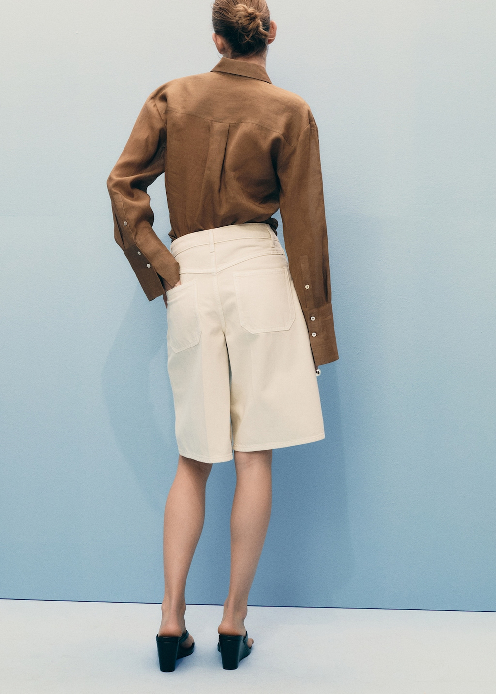 Джинсовые бермуды с высокой посадкой