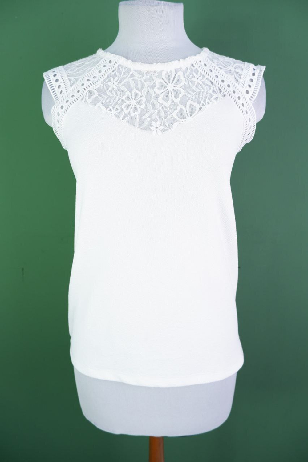 Блузка Zolla нежная с кружевом 44 размер