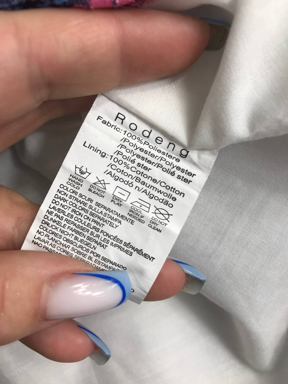 Платье Rodeng очень красивое, на 2/3 года