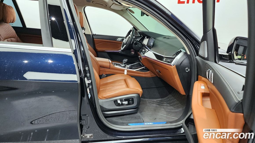 BMW X7 (G07) M50i 6-и местный (10.2020)