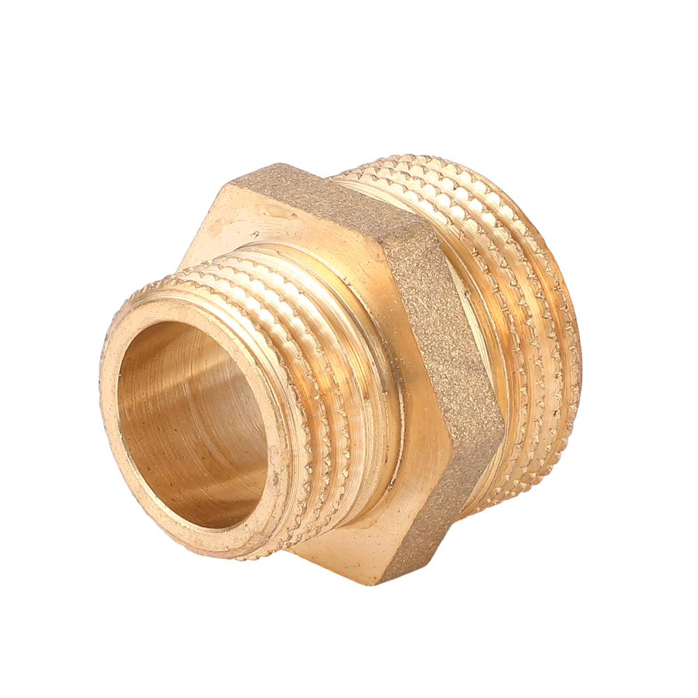 Бочонок переходной латунный AOSKER (ф20/15) 3/4" х 1/2" НР/НР