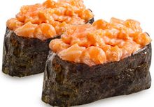 Гунканы лосось спайси, 2шт Гунканы лосось спайси, 2шт