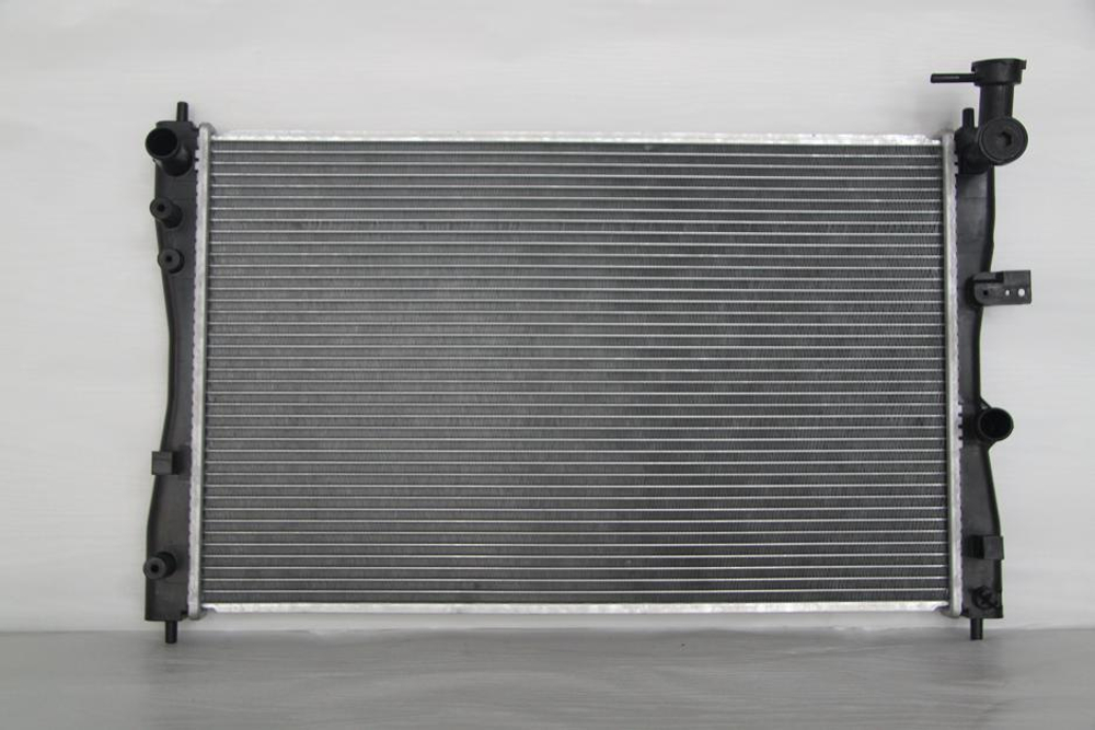 Радиатор охлаждения Mitsubishi Colt 6