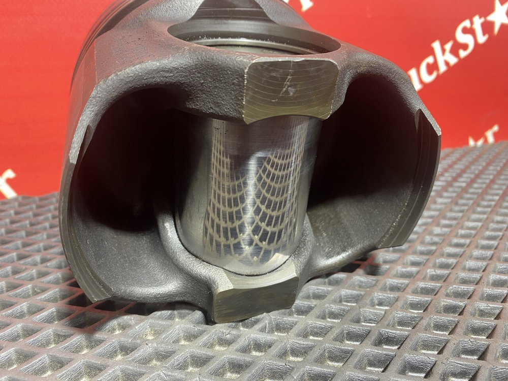 Поршень ДВС 2018г