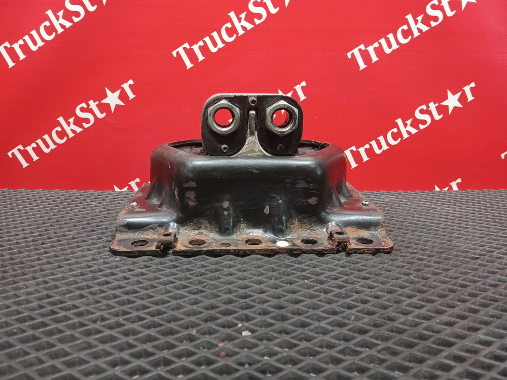 Подушка двигателя задняя