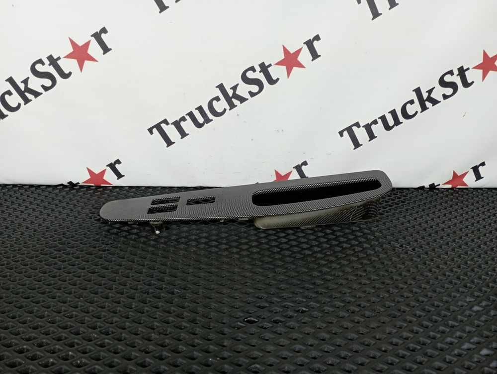 Накладка двери 2022г.