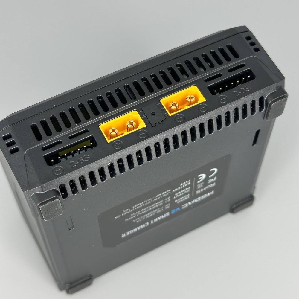 Зарядное устройство ToolkitRC M6DAC V2 200W AC/ 800W DC