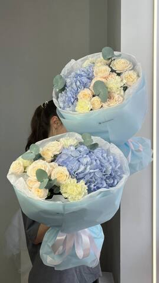 Букет в голубых тонах для любимой