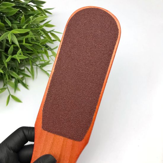 Пилка педикюрная коричневая, дерево