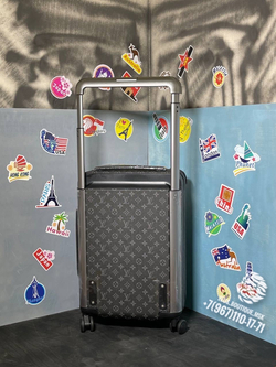 Дорожный чемодан Louis Vuitton Horizon 50