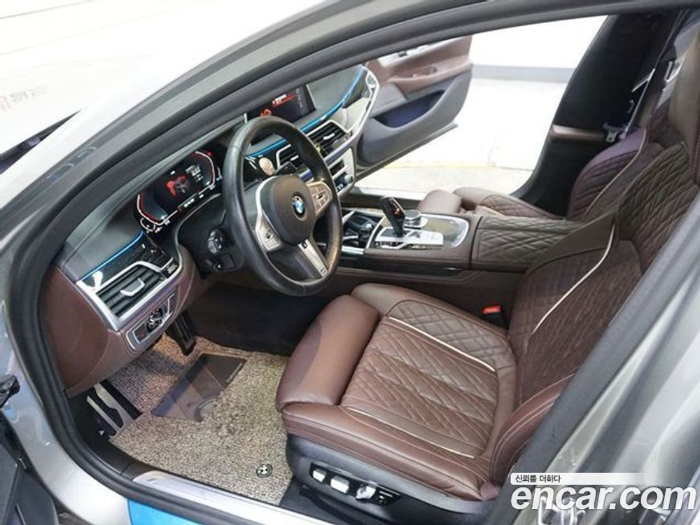 BMW 7 Series (G11) 740i M Sports (03.2021)