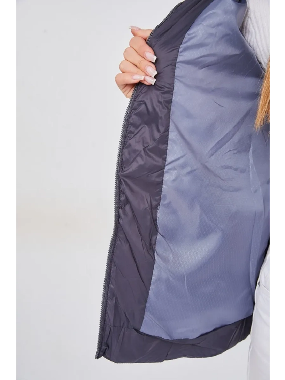 Куртка стеганая с капюшоном легкая