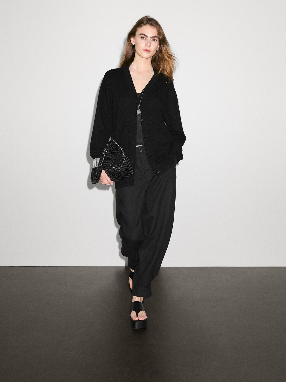 Massimo Dutti Кардиган оверсайз из 100% кашемира с V-образным вырезом, черный