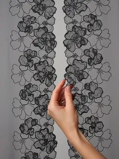 05-164 ОПТ Вышивка на неэл. сетке 21 см, черный/серебро (левая)