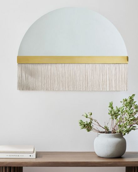 Декоративное зеркало “Арья” с белой бахрамой