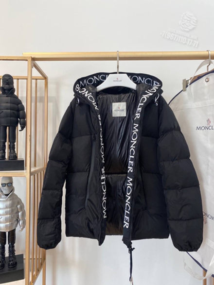 Пуховик Moncler