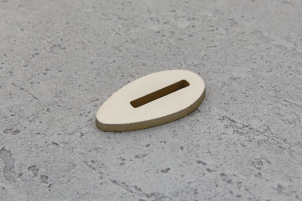 Больстер из нейзильбера 3мм, 37x20мм