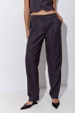 Брюки бананы в полоску темно-серого цвета