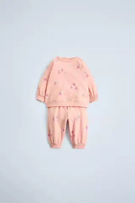 ZARA КОМПЛЕКТ ИЗ ТОЛСТОВКИ И БРЮК С ПРИНТОМ, ОРАНЖЕВЫЙ