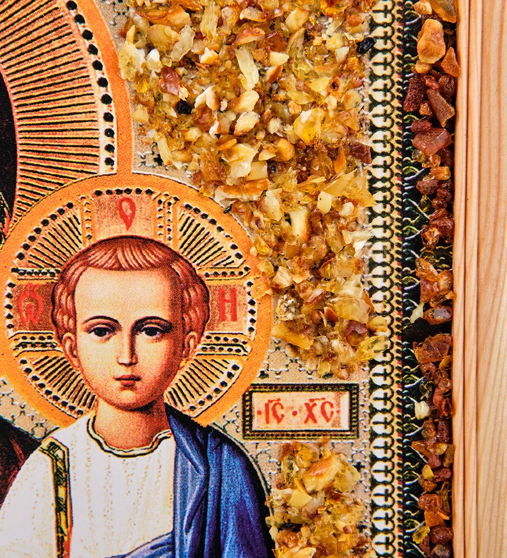 AMB-52/ 5 Икона Божией Матери «Смоленская» (с янтарной крошкой) дер.рамка 30х40