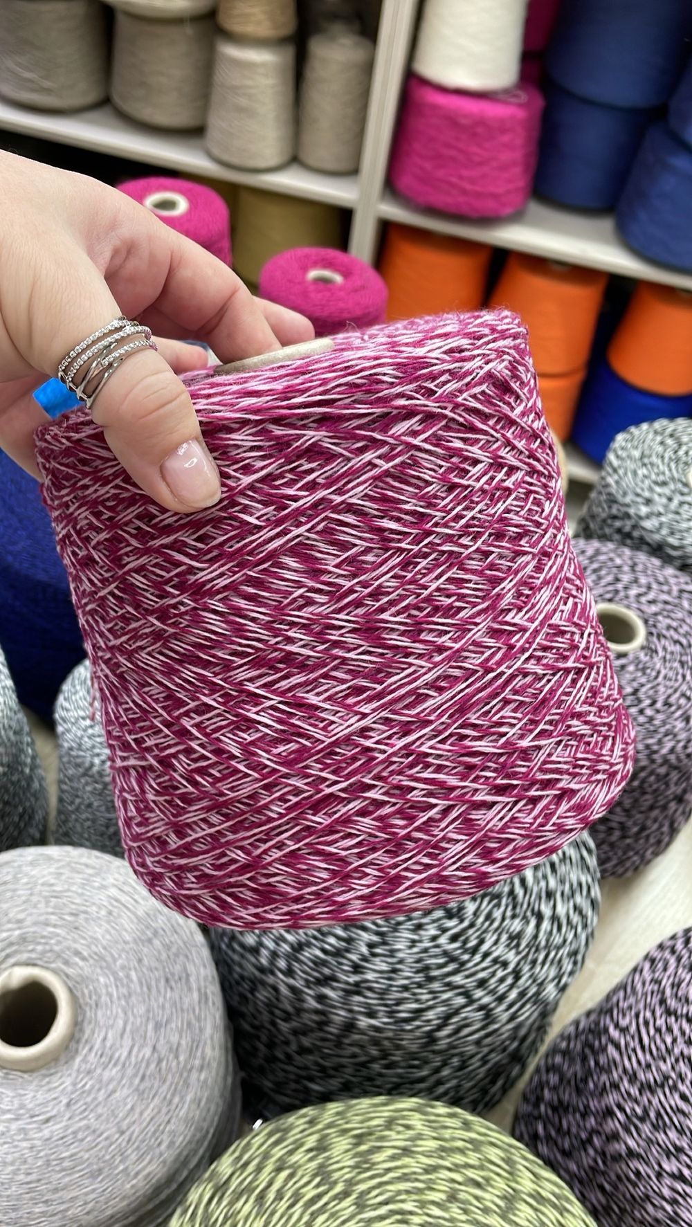 Бобинная пряжа для вязания (300 гр.) Mille Fili S.P.A.  80% меринос 20% полиамид