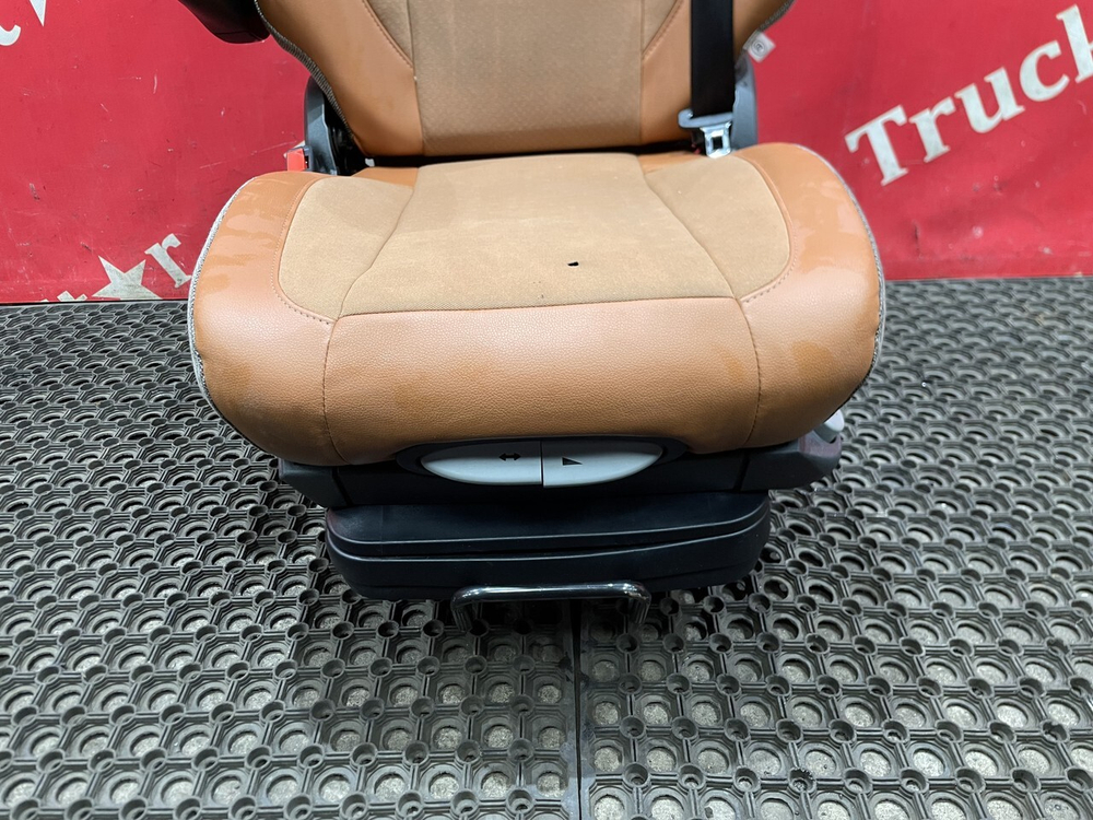 Сиденье водительское пневматическое 2024г