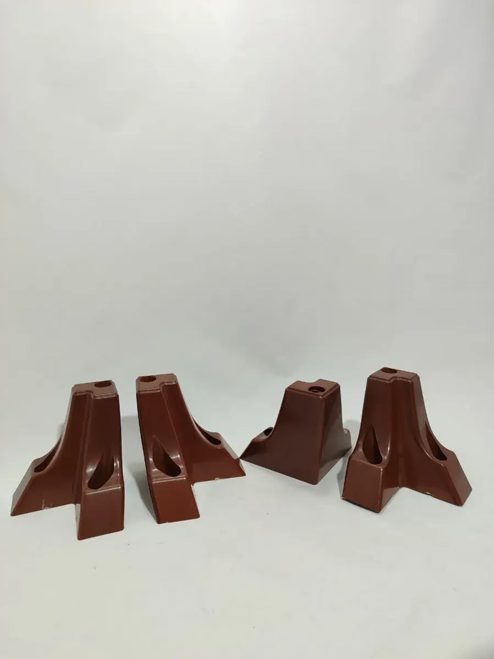 Мебельные ножки пластиковые для дивана шкафа и тумбочки