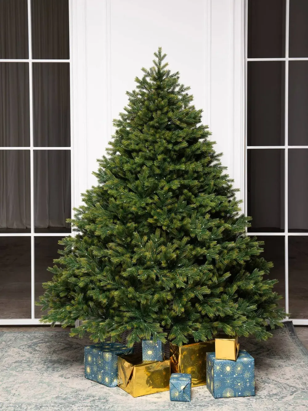 Елка с гирляндой «Эрмитажная» (Литая хвоя) 3 м