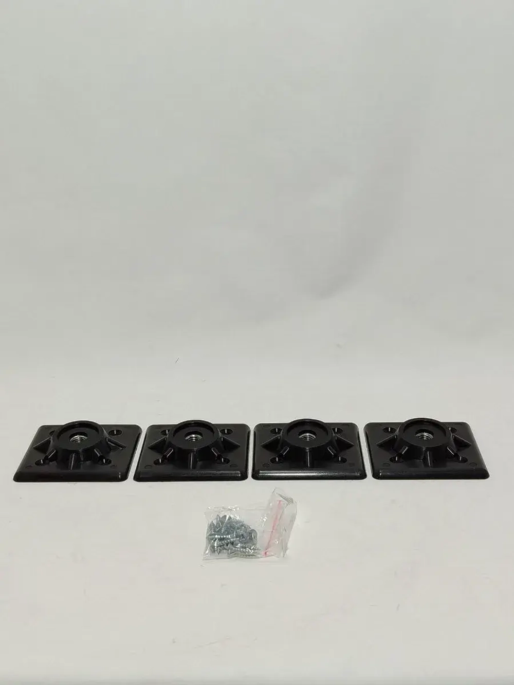 Фурнитура для крепления ножки стола, универсальная